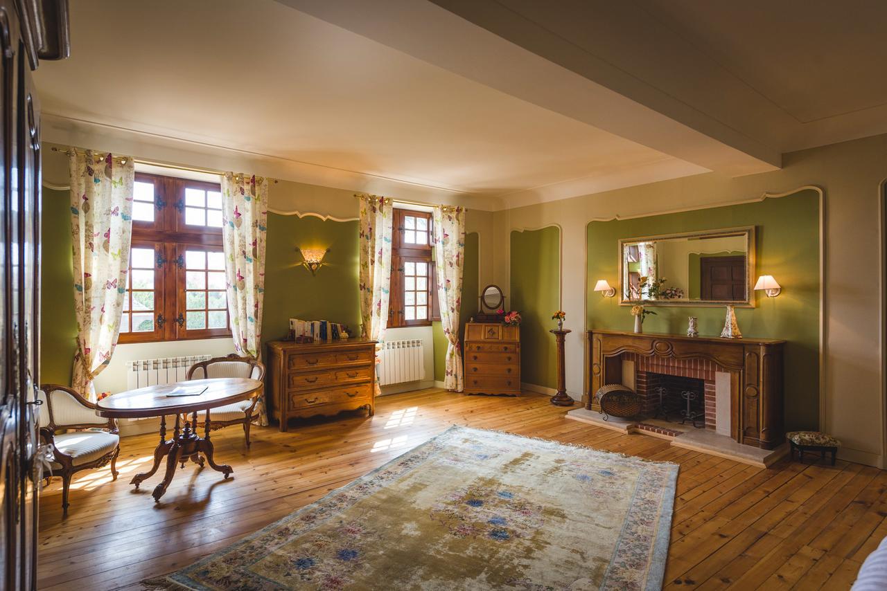 Le Manoir De La Baldette Bed & Breakfast Gennes-Val-de-Loire Exterior photo