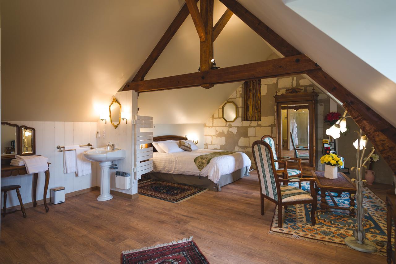 Le Manoir De La Baldette Bed & Breakfast Gennes-Val-de-Loire Exterior photo