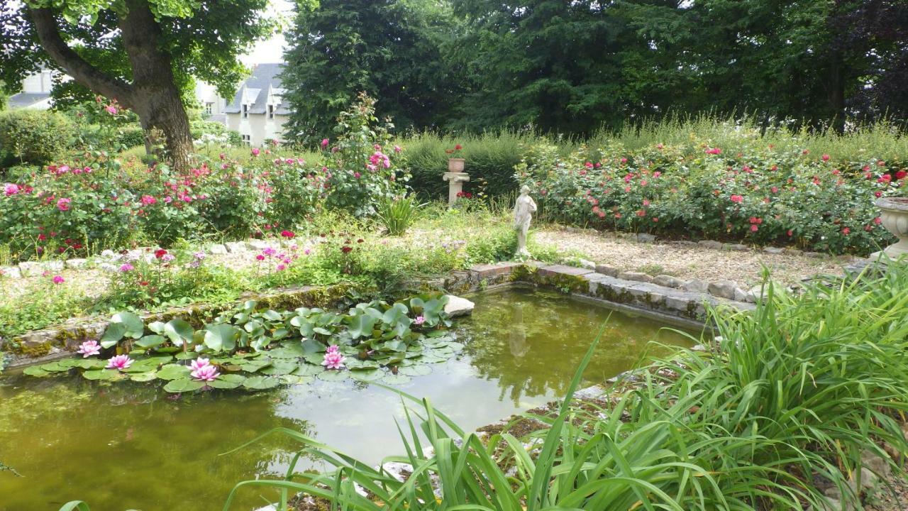 Le Manoir De La Baldette Bed & Breakfast Gennes-Val-de-Loire Exterior photo