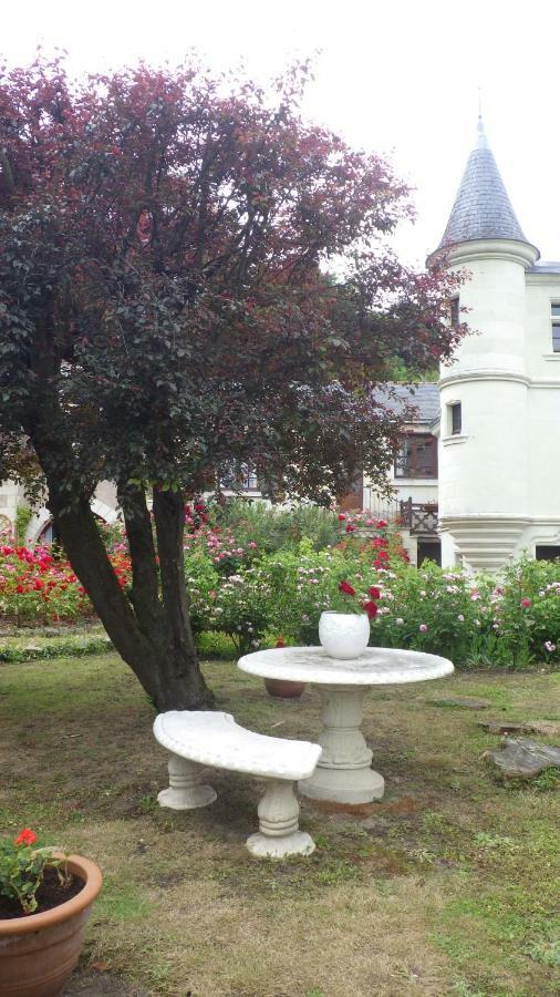Le Manoir De La Baldette Bed & Breakfast Gennes-Val-de-Loire Exterior photo